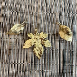 Pendant & pierced earrings set